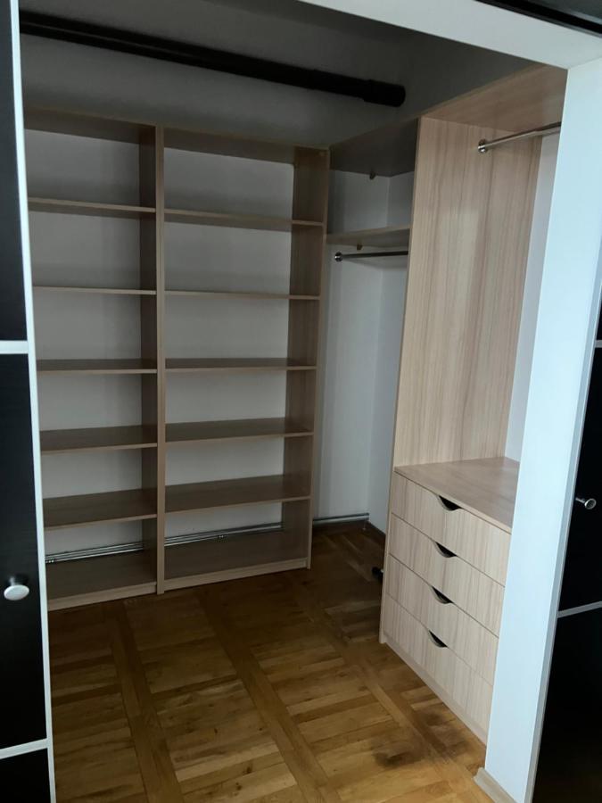 Apartment Dekora